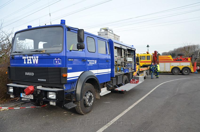 Schwerer VU Bus Zug Düsseldorf P125.JPG